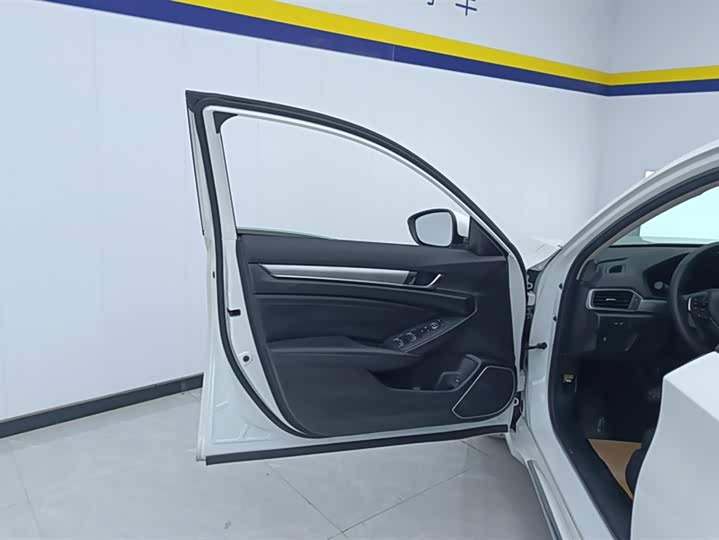 Фото 7 - Honda Accord