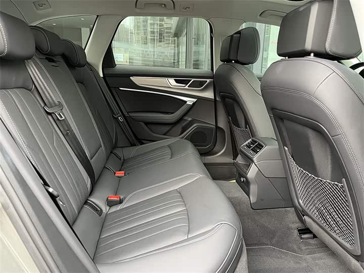 Фото 7 - Audi A6