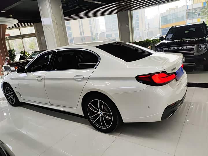 Фото 5 - BMW 5 Series