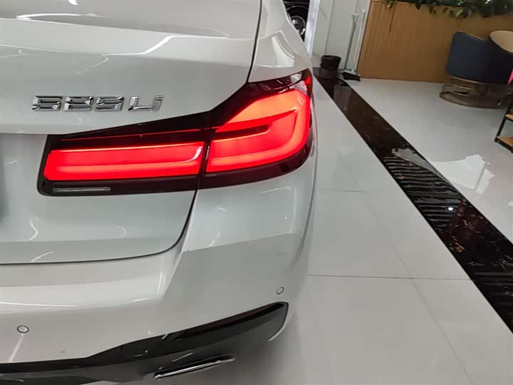 Фото 8 - BMW 5 Series