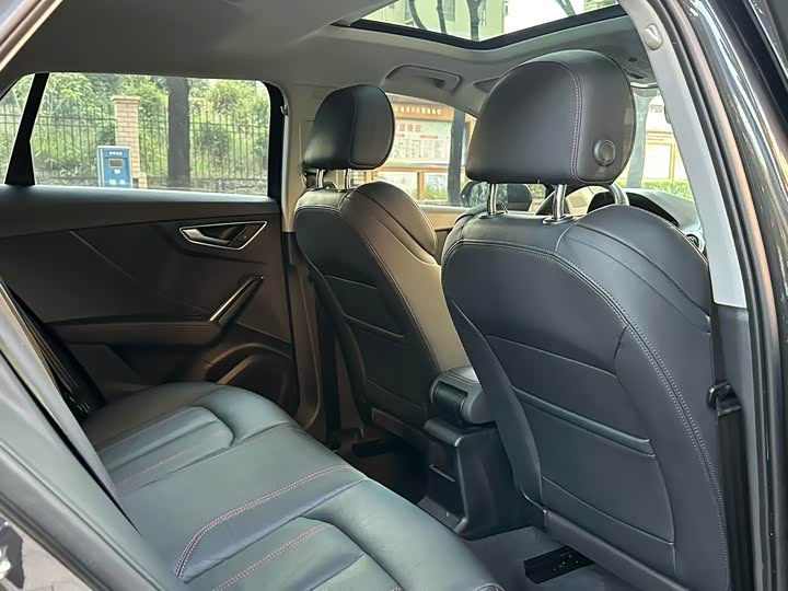 Фото 8 - Audi Q2L