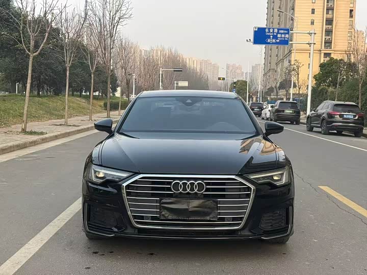 Фото 2 - Audi A6L