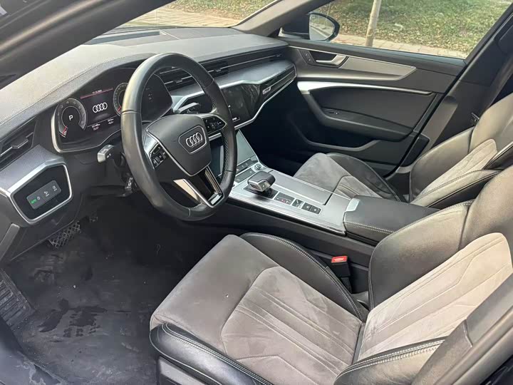 Фото 4 - Audi A6L