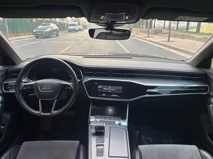 Фото 5 - Audi A6L