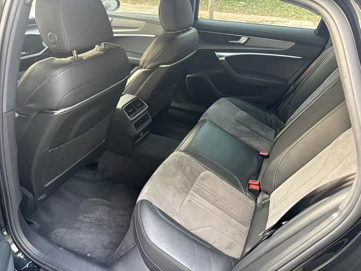 Фото 6 - Audi A6L