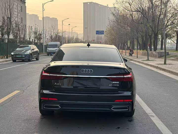 Фото 8 - Audi A6L