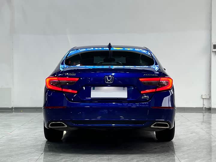 Фото 9 - Honda Accord