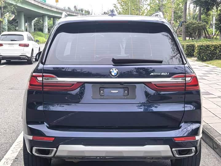 Фото 9 - BMW X7