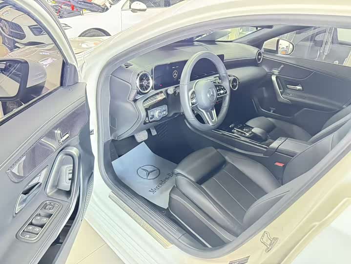 Фото 6 - Mercedes-Benz A-Class