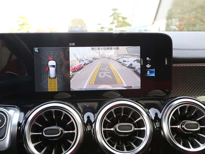 Фото 5 - Mercedes-Benz GLB-Class AMG