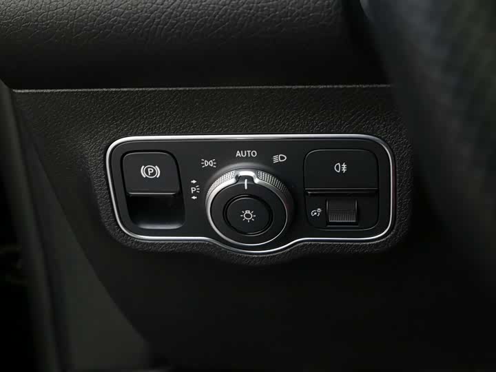 Фото 6 - Mercedes-Benz GLB-Class AMG