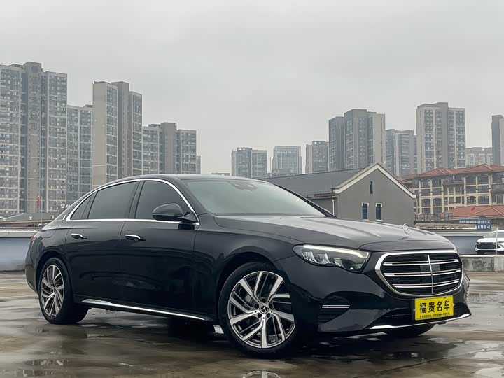 Фото 3 - Mercedes-Benz E-Class