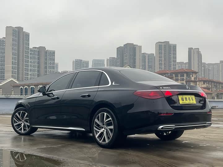 Фото 5 - Mercedes-Benz E-Class