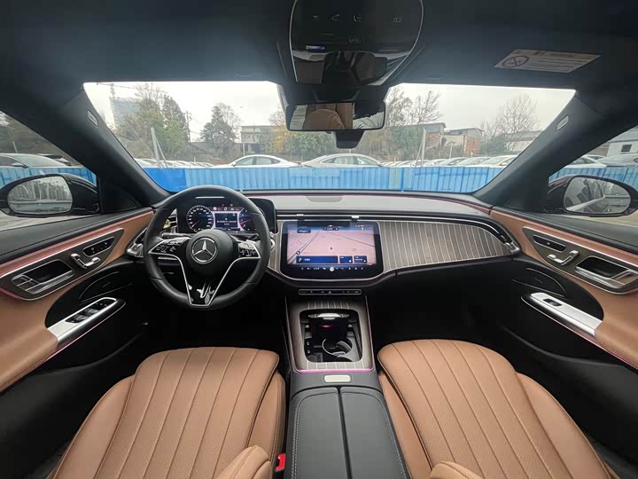 Фото 7 - Mercedes-Benz E-Class