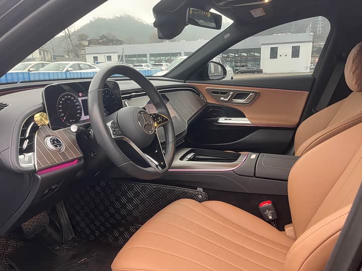 Фото 8 - Mercedes-Benz E-Class