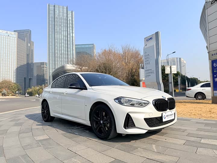 Фото 3 - BMW 1 Series