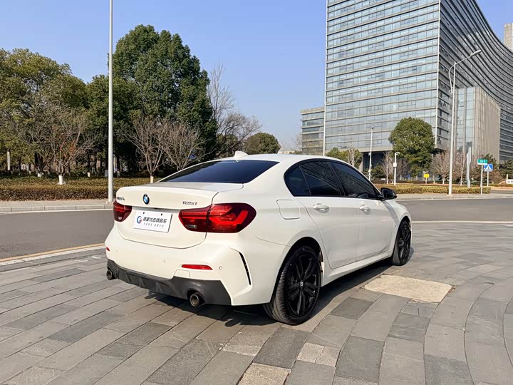 Фото 8 - BMW 1 Series