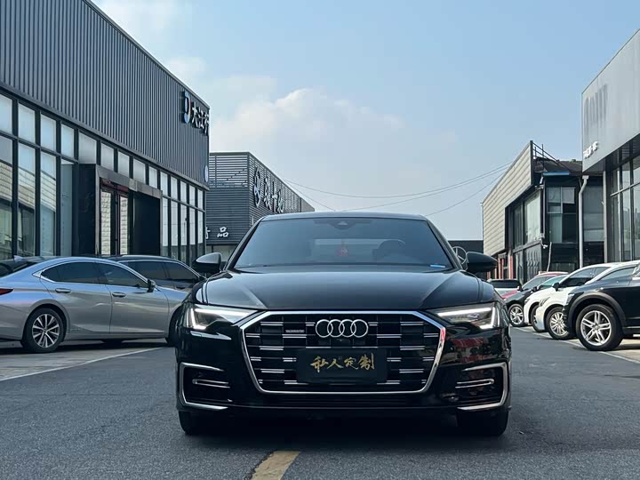 Фото 1 - Audi A6L