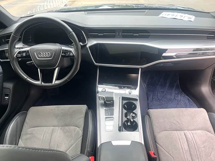 Фото 4 - Audi A6L