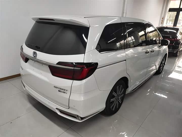 Фото 7 - Honda Odyssey