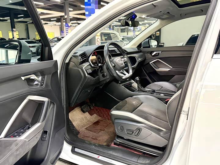 Фото 4 - Audi Q3