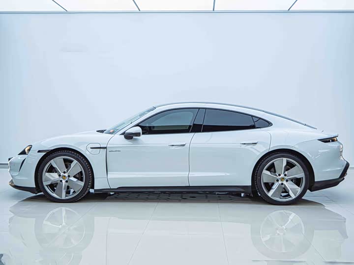 Фото 3 - Porsche Taycan