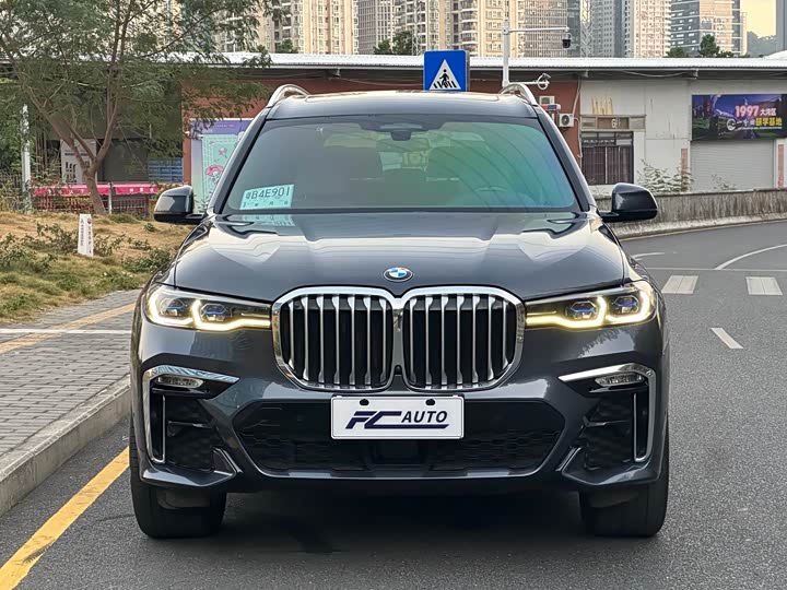 Фото 2 - BMW X7