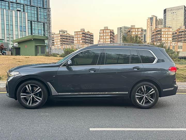 Фото 4 - BMW X7