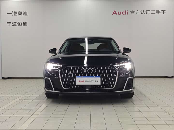 Фото 2 - Audi A8