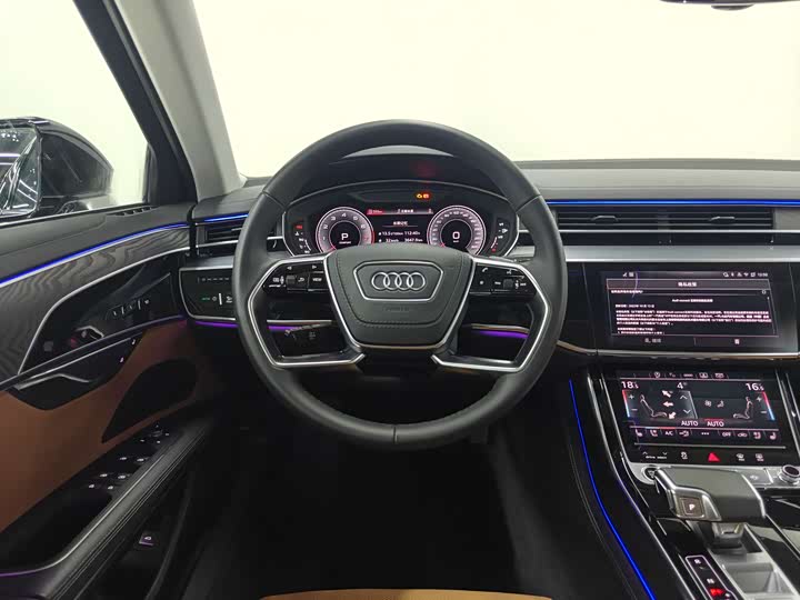 Фото 9 - Audi A8