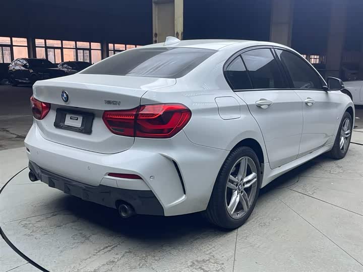 Фото 5 - BMW 1 Series