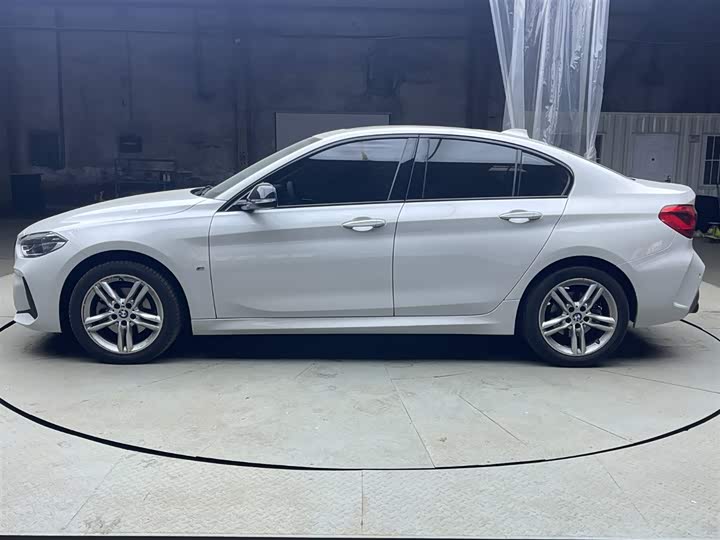 Фото 8 - BMW 1 Series