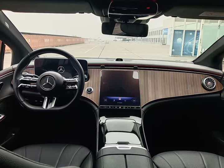 Фото 9 - Mercedes-Benz EQE