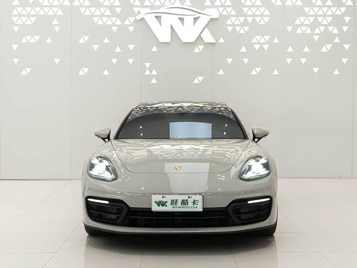 Фото 2 - Porsche Panamera