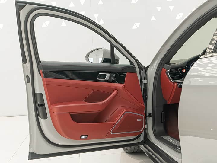 Фото 6 - Porsche Panamera