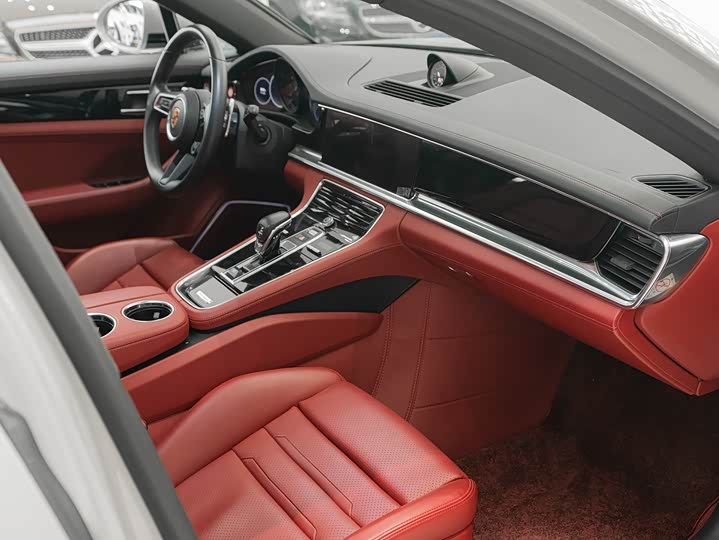 Фото 9 - Porsche Panamera