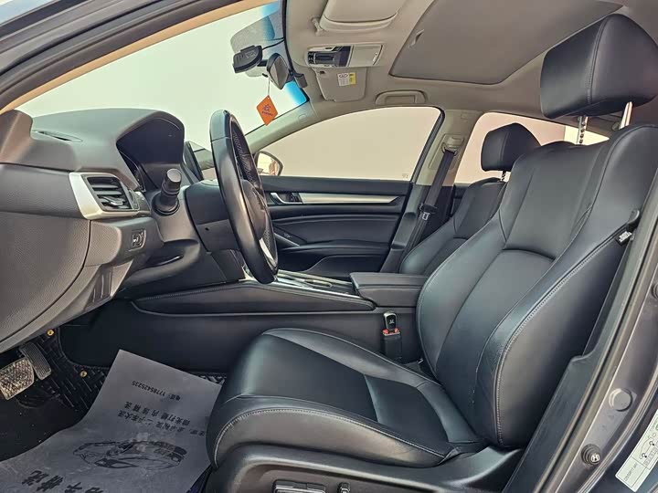 Фото 7 - Honda Accord