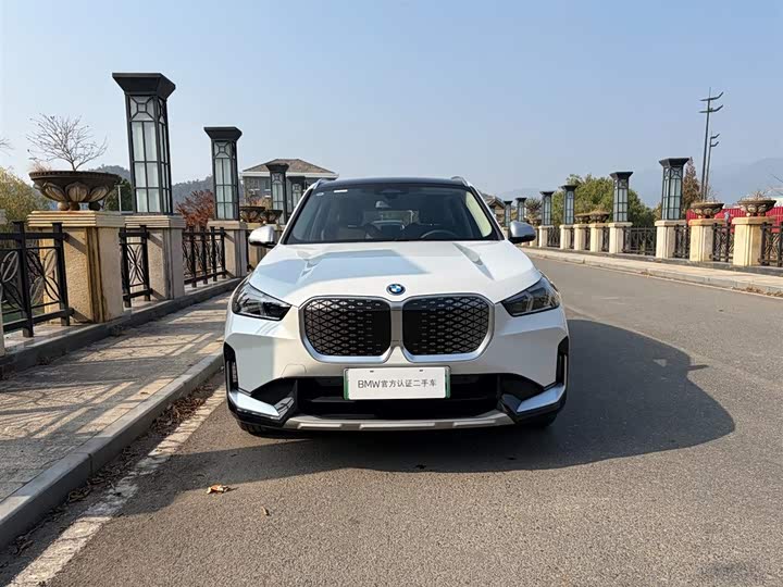 Фото 2 - BMW iX1