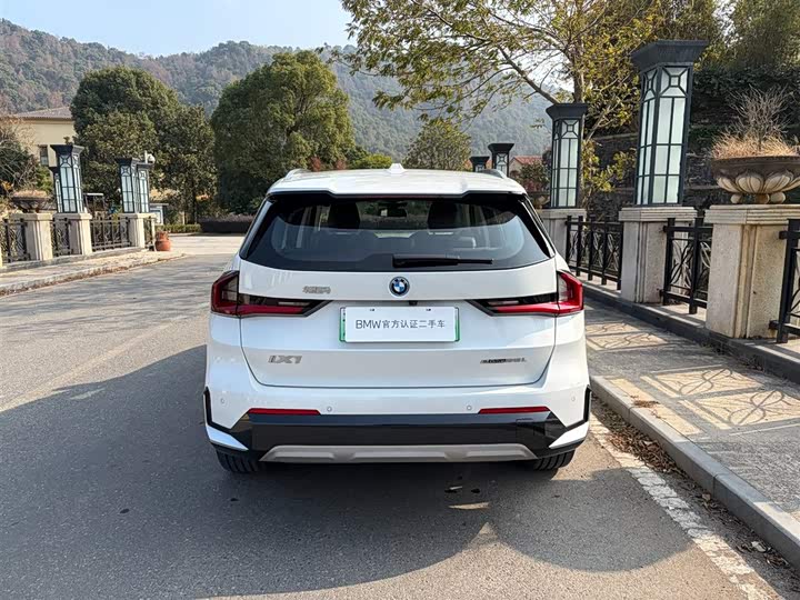 Фото 6 - BMW iX1