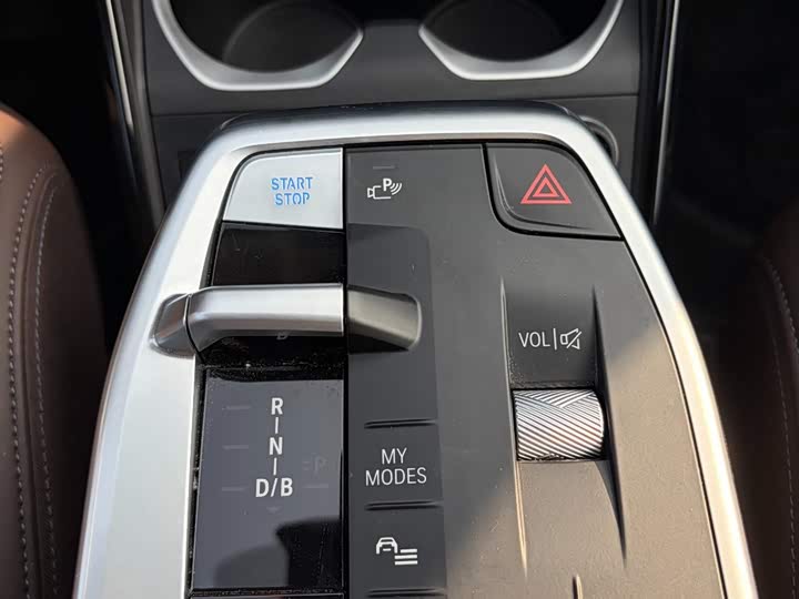 Фото 8 - BMW iX1