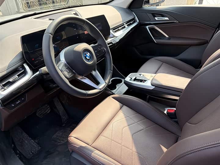 Фото 9 - BMW iX1