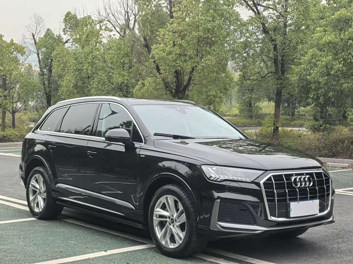 Фото 2 - Audi Q7