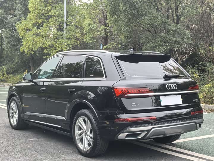 Фото 5 - Audi Q7