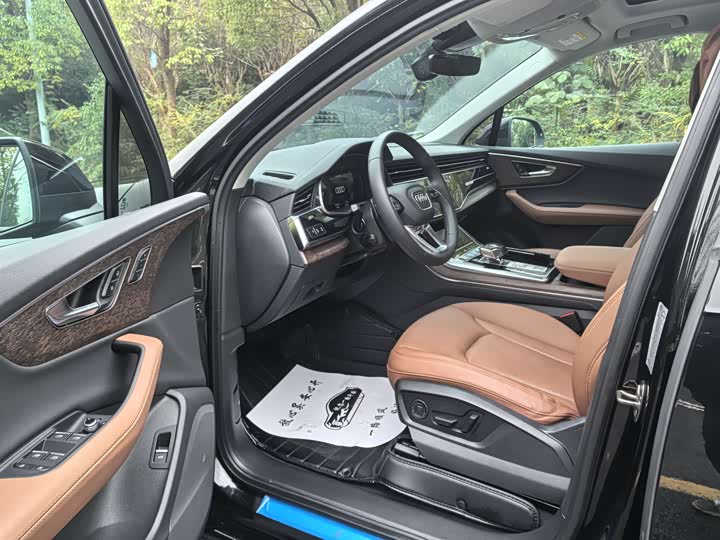 Фото 7 - Audi Q7