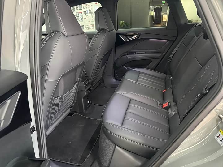 Фото 8 - Audi Q4 e-tron