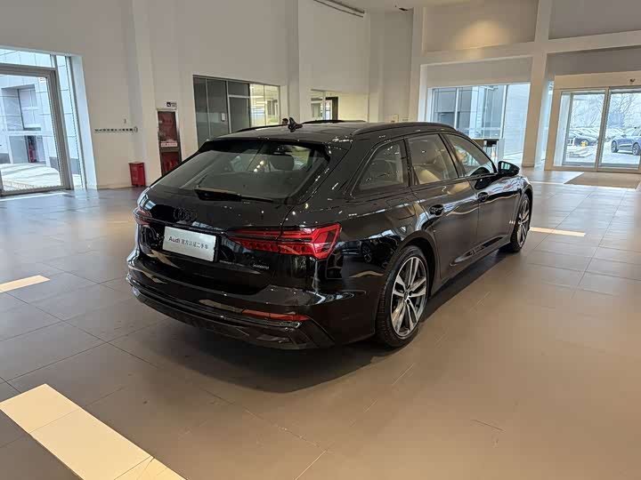 Фото 5 - Audi A6