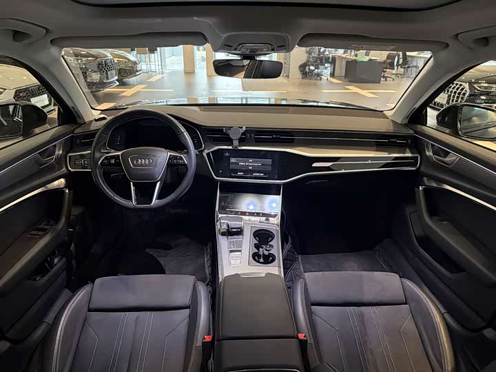 Фото 8 - Audi A6