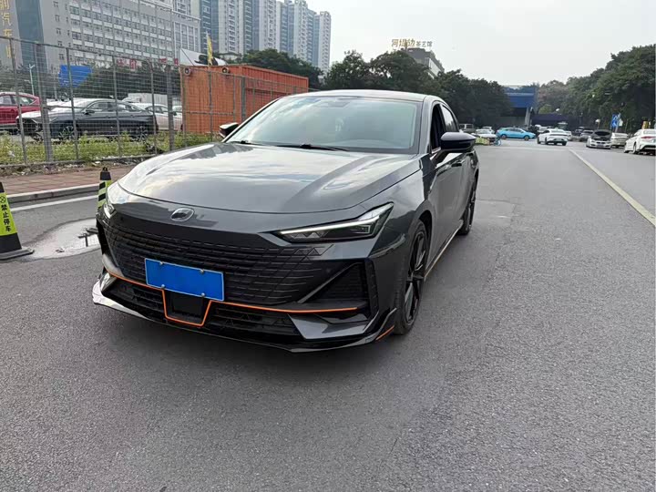 Фото 1 - Changan UNI-V