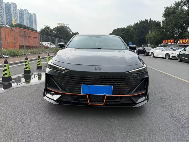 Фото 2 - Changan UNI-V