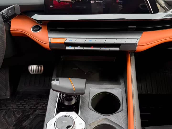 Фото 5 - Changan UNI-V